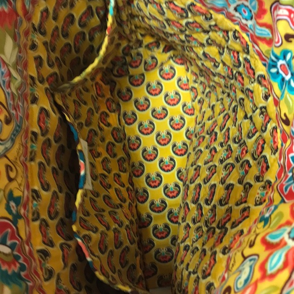 VERA BRADLEY. Tote bag. Yellow/multi-color. - Picture 3 of 10